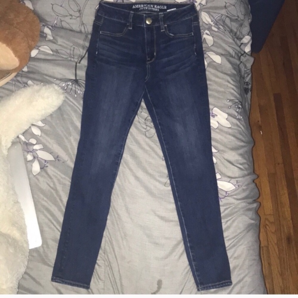 American Eagle Super Stretch Jeans. Size 2 short